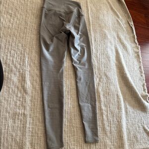 ALO Yoga Airlift SIlber/ Light Gray Leggings XS